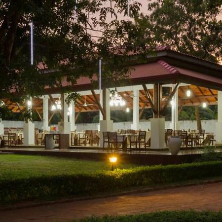 Hotel Chenra Kataragama Eksteriør bilde