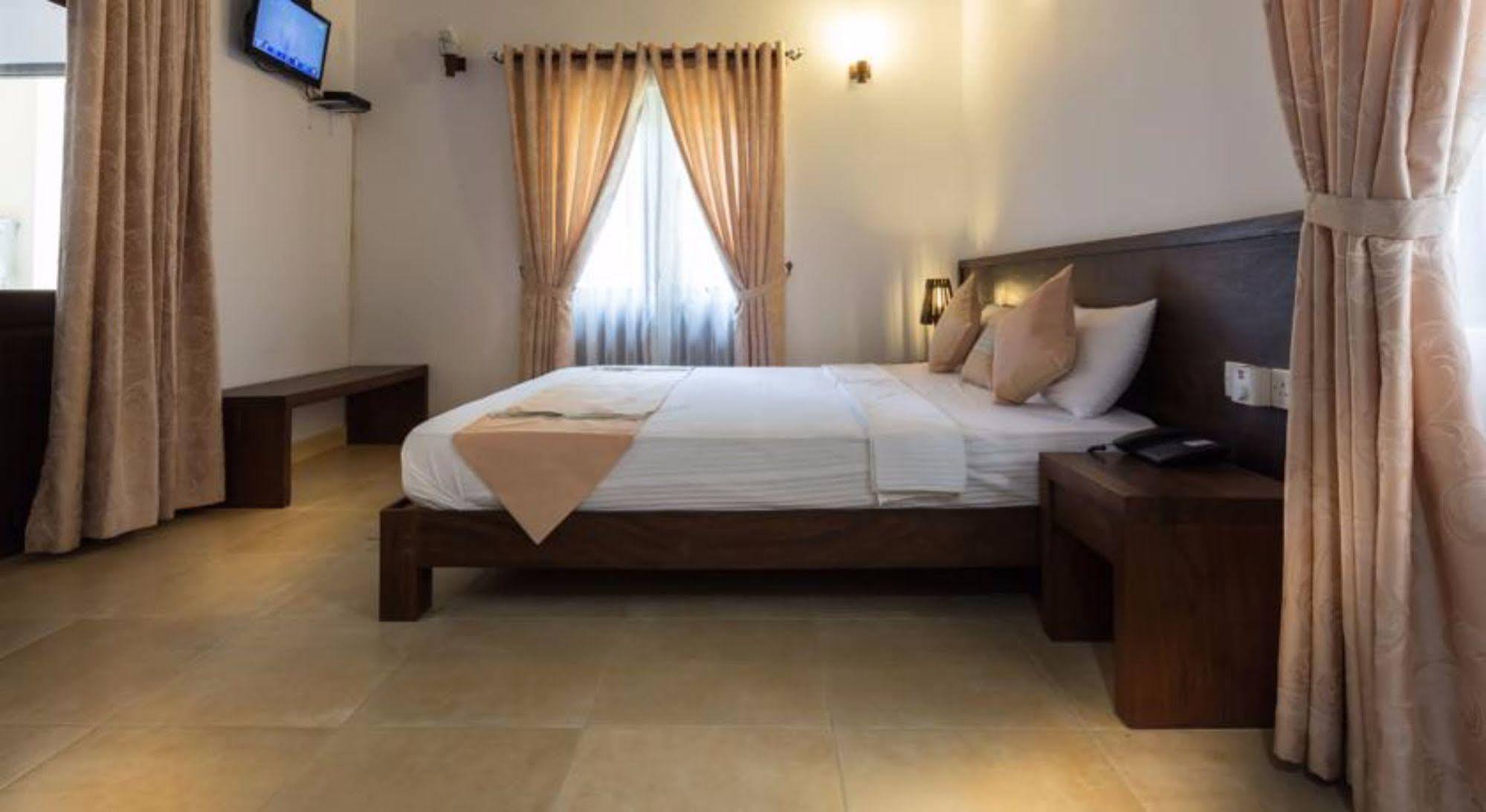 Hotel Chenra Kataragama Eksteriør bilde