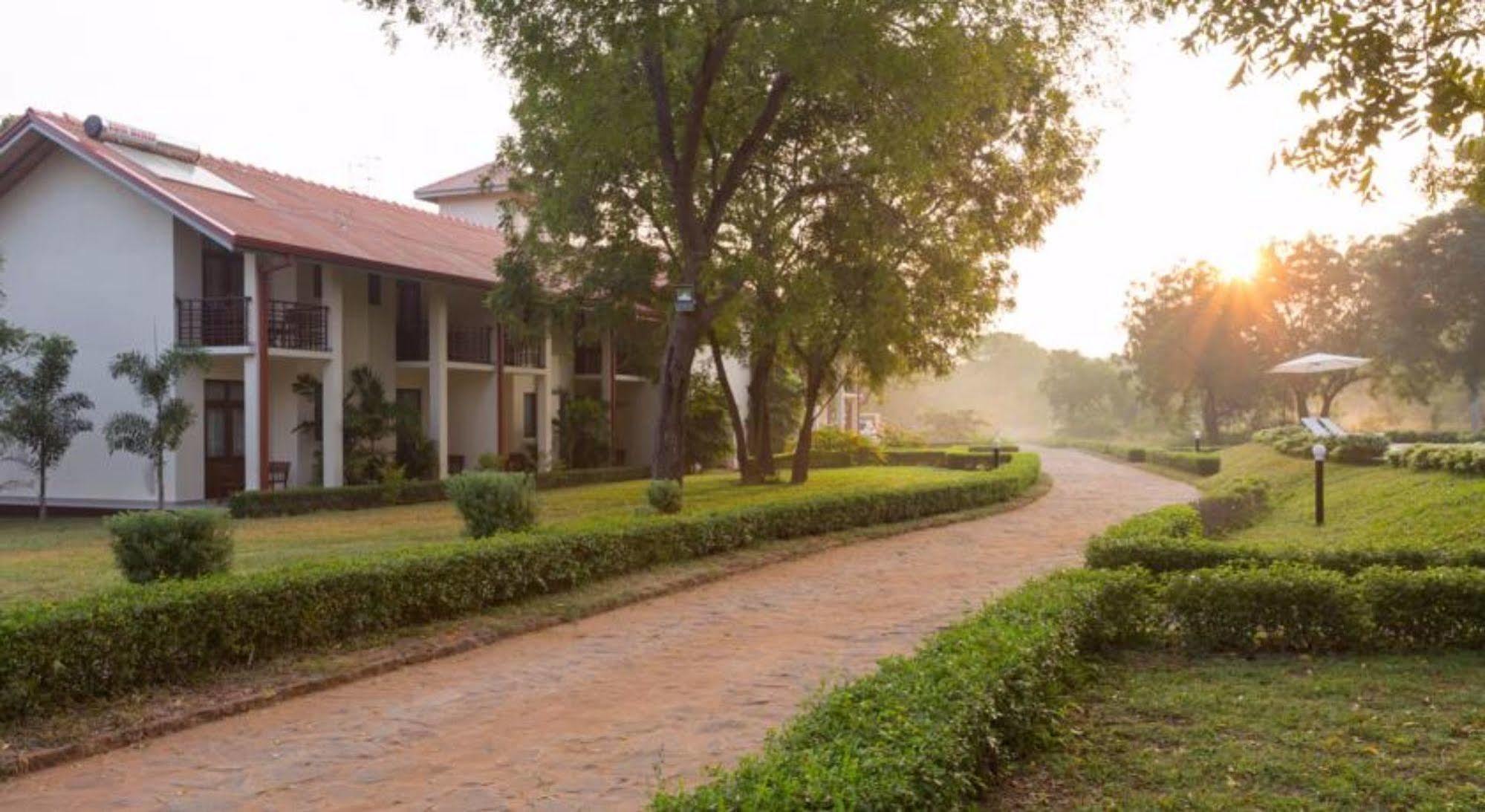 Hotel Chenra Kataragama Eksteriør bilde